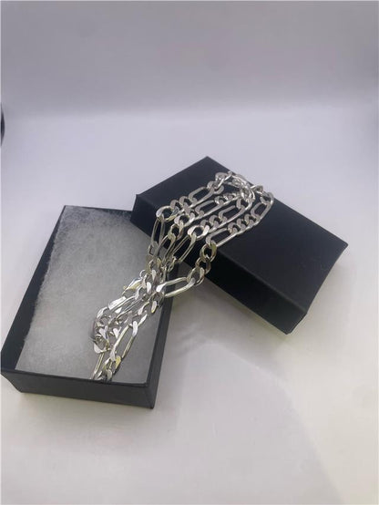 Silver chain weighing 31.5g with a sleek design, perfect for jewelry or accessories, unbranded.