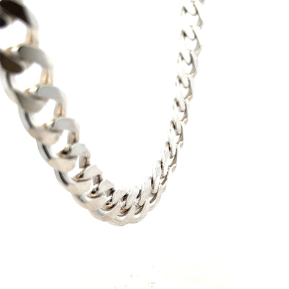 Silver curb chain weighing 146.6g, close-up view showing polished links and high-quality craftsmanship.