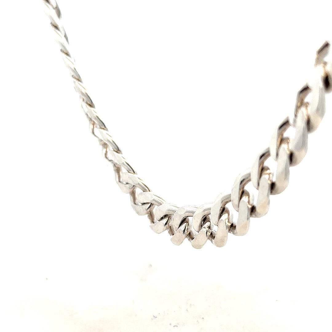 Silver curb chain weighing 146.6g with a classic design, displayed against a neutral background.