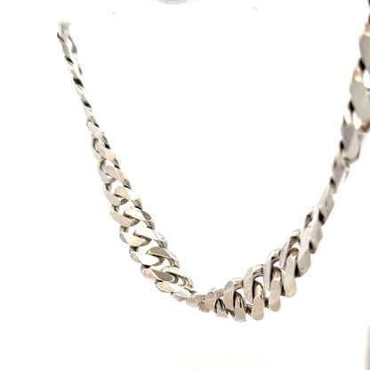 Silver curb chain weighing 148.4g, unbranded jewelry chain with a classic design, shown in a detailed close-up image.