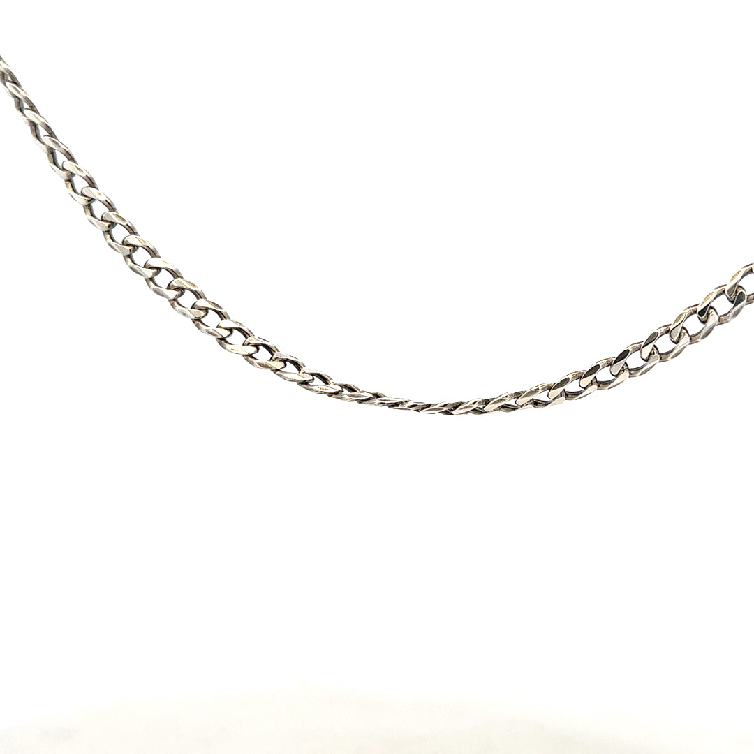 Silver curb chain weighing 16.2g, featuring a classic linked design, displayed on a neutral background.