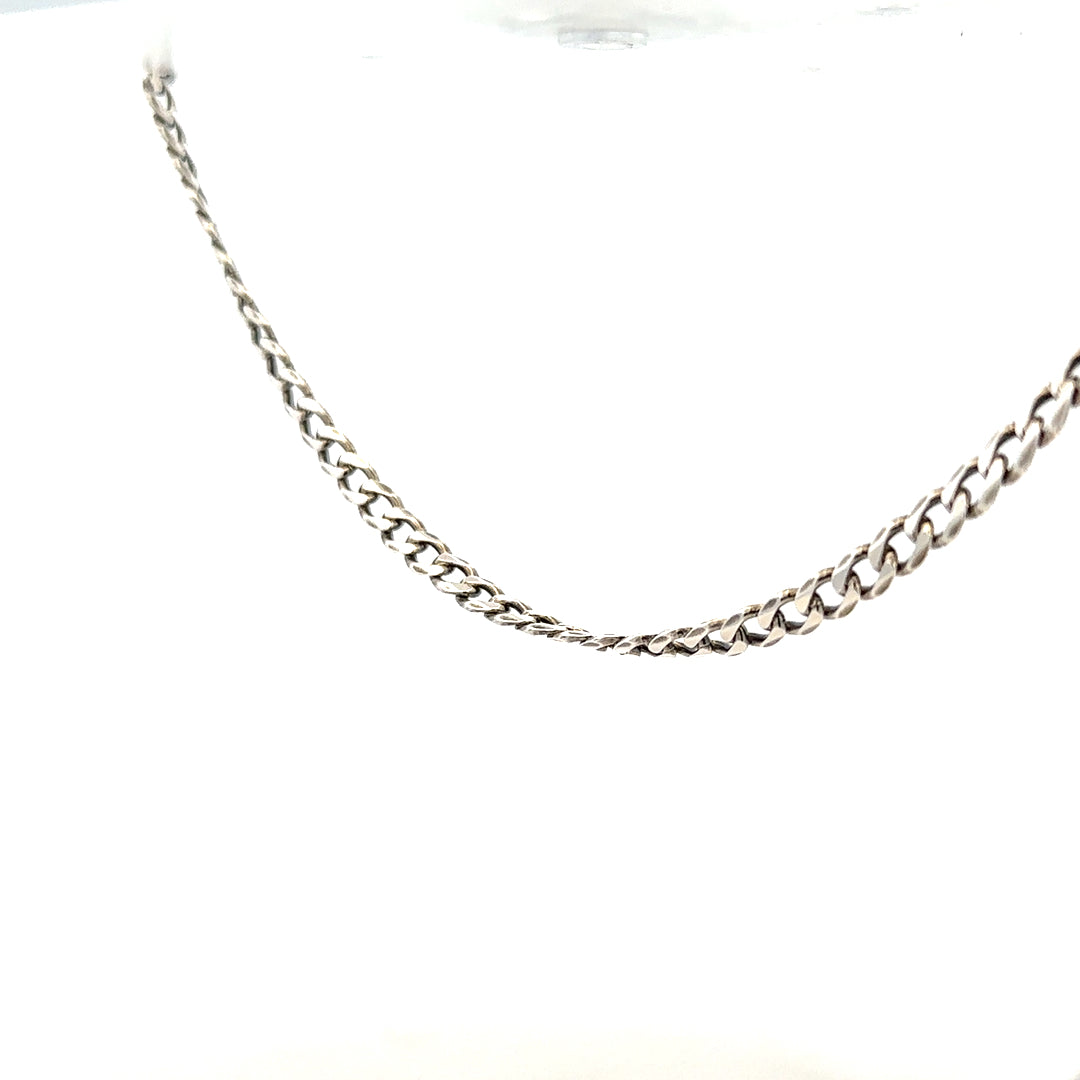 Silver curb chain weighing 16.2g, featuring a classic link design, displayed on a plain background.
