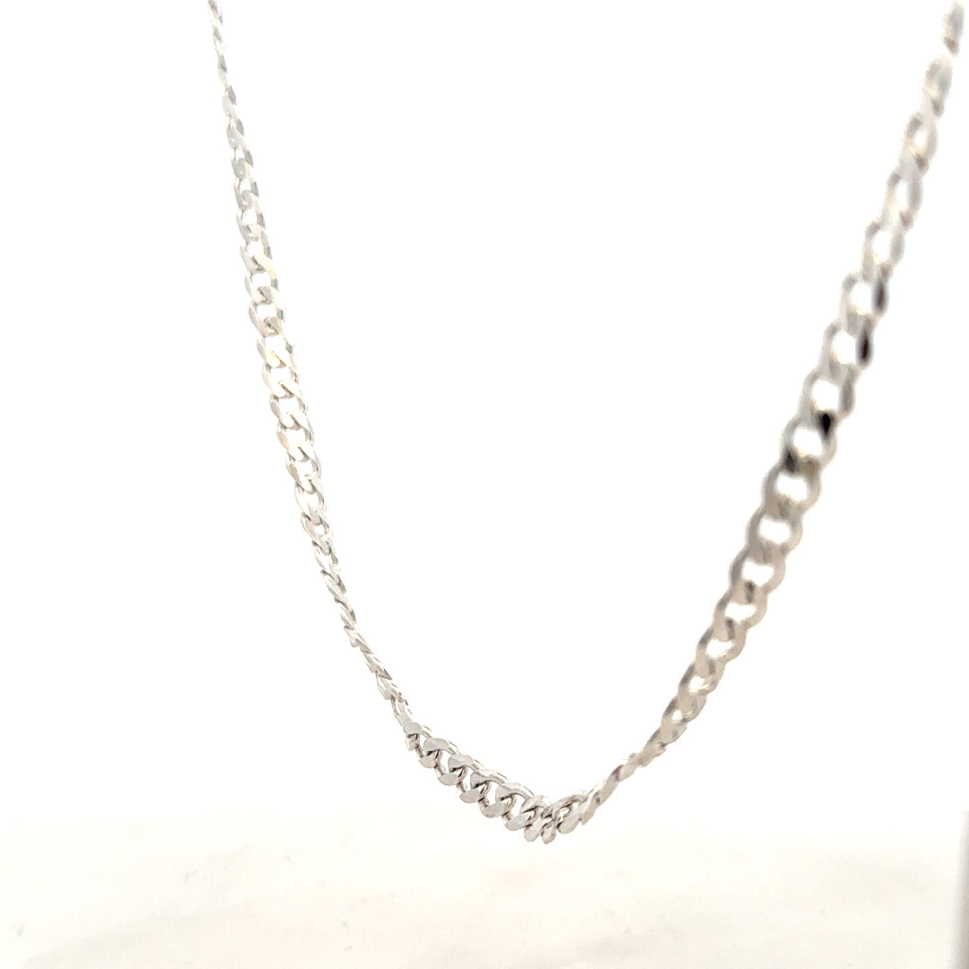 Silver curb chain weighing 16.4g, featuring a classic design, displayed on a plain background.