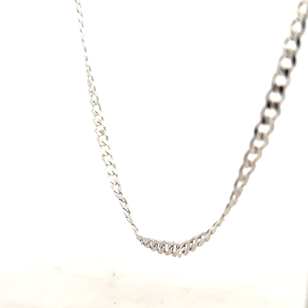 Silver curb chain weighing 16.4g, featuring polished links, designed for men's or women's jewelry, unbranded.