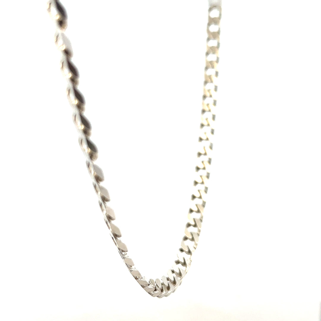 Silver curb chain weighing 28.8g, featuring a classic design, displayed on a neutral background.