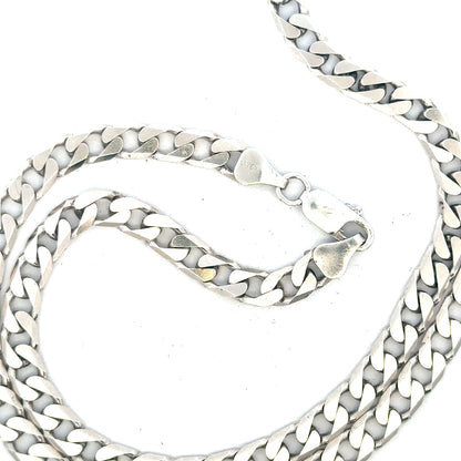 Silver curb chain weighing 31.3g, featuring sturdy linked design, suitable for jewelry or fashion accessories.