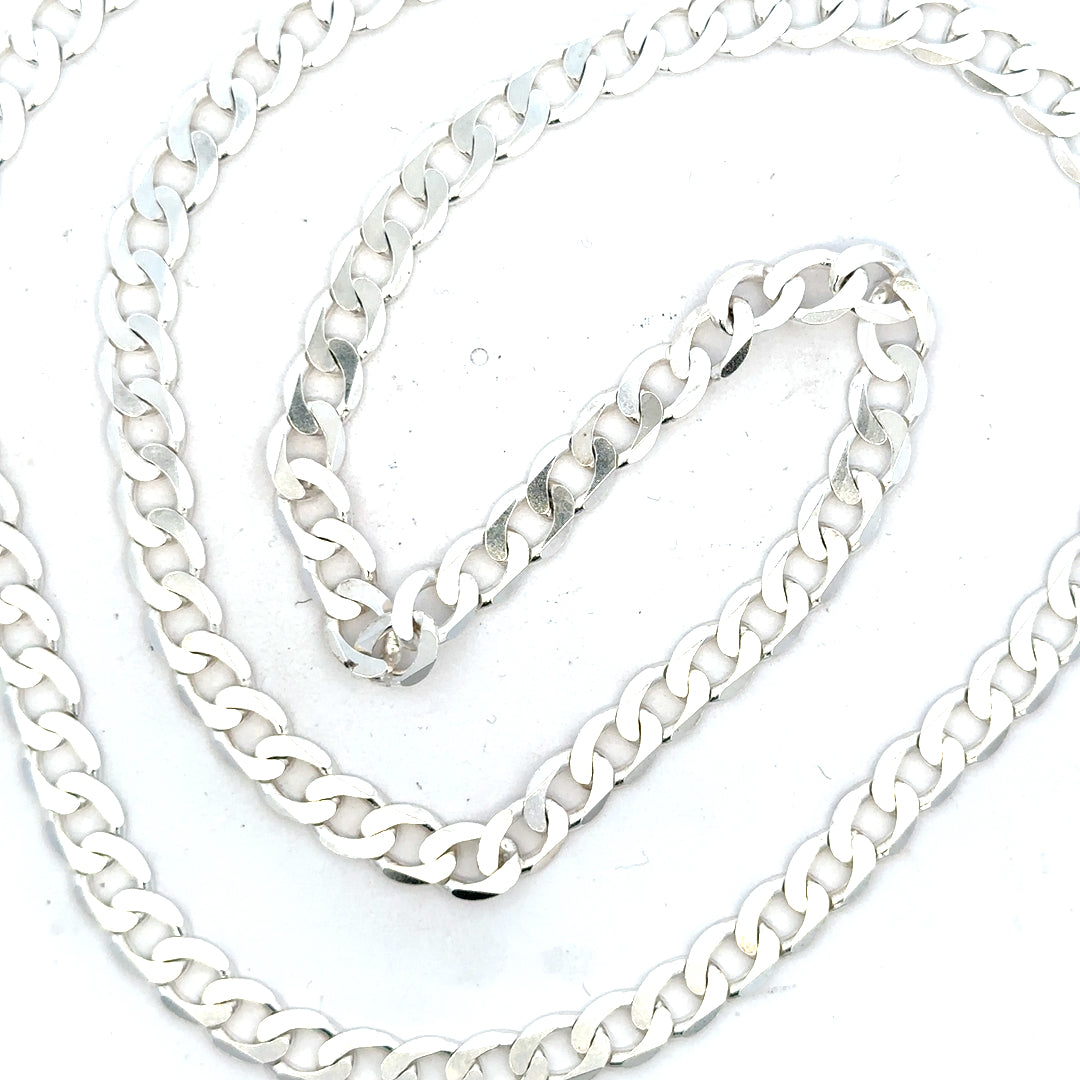 Silver curb chain weighing 34.5g, featuring a classic design, perfect for jewelry or accessories.
