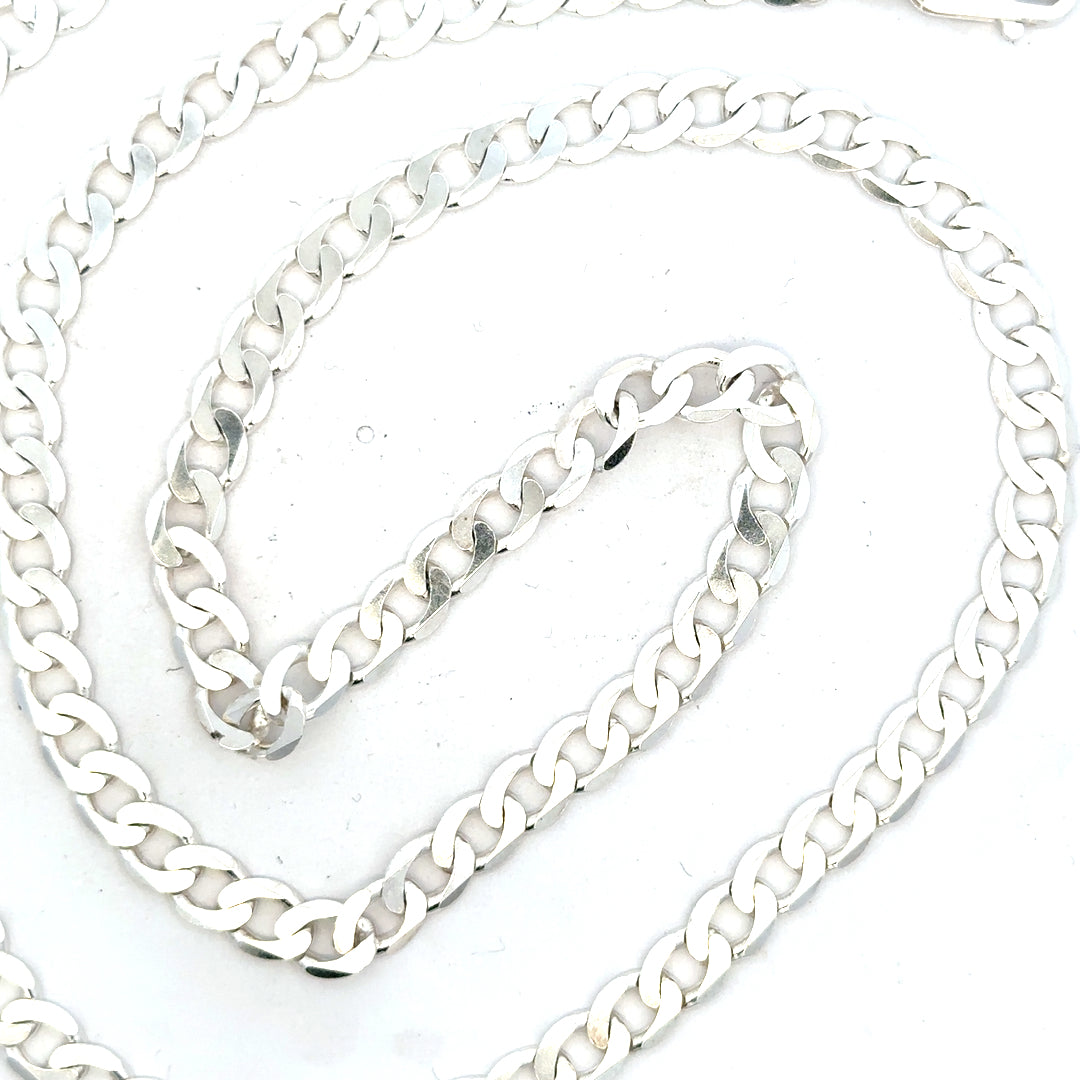 Silver curb chain weighing 34.5g, featuring interlinked oval links, crafted for a sleek, stylish jewelry look.