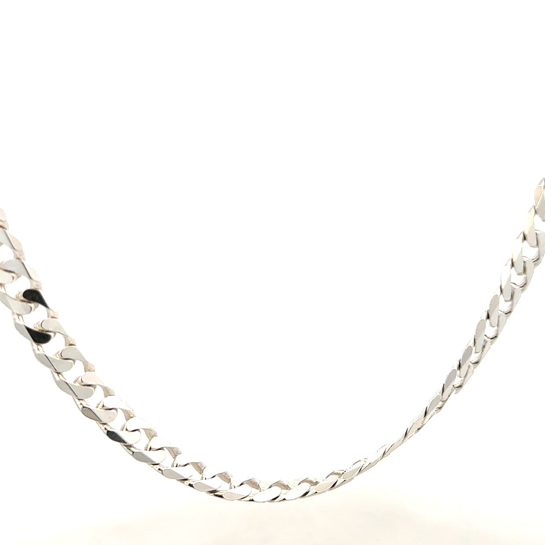 Silver curb chain weighing 44.6g, featuring linked oval links, designed for jewelry or fashion accessories.