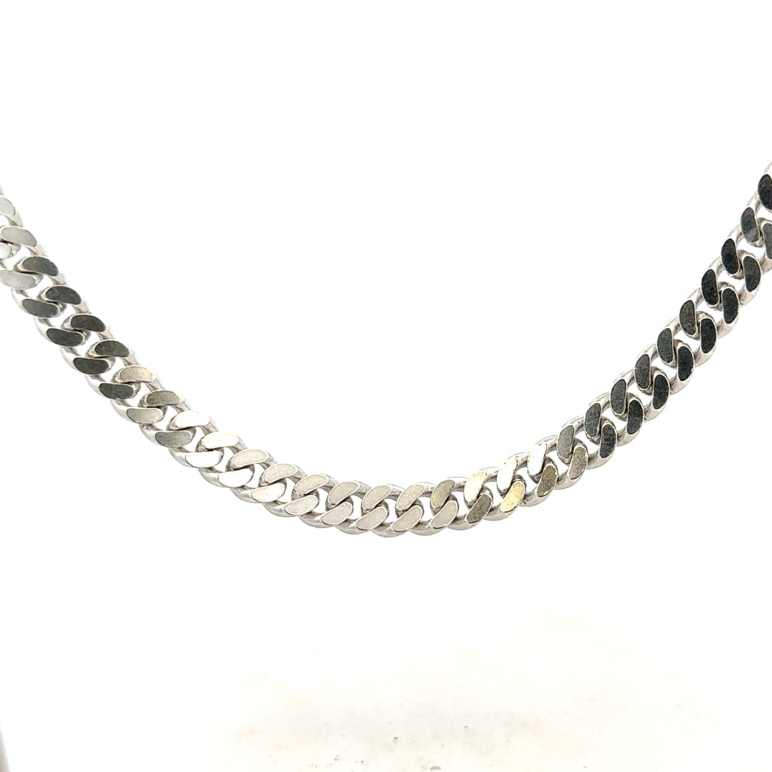 Silver curb chain weighing 51.8g with a classic design, showcased on a neutral background.