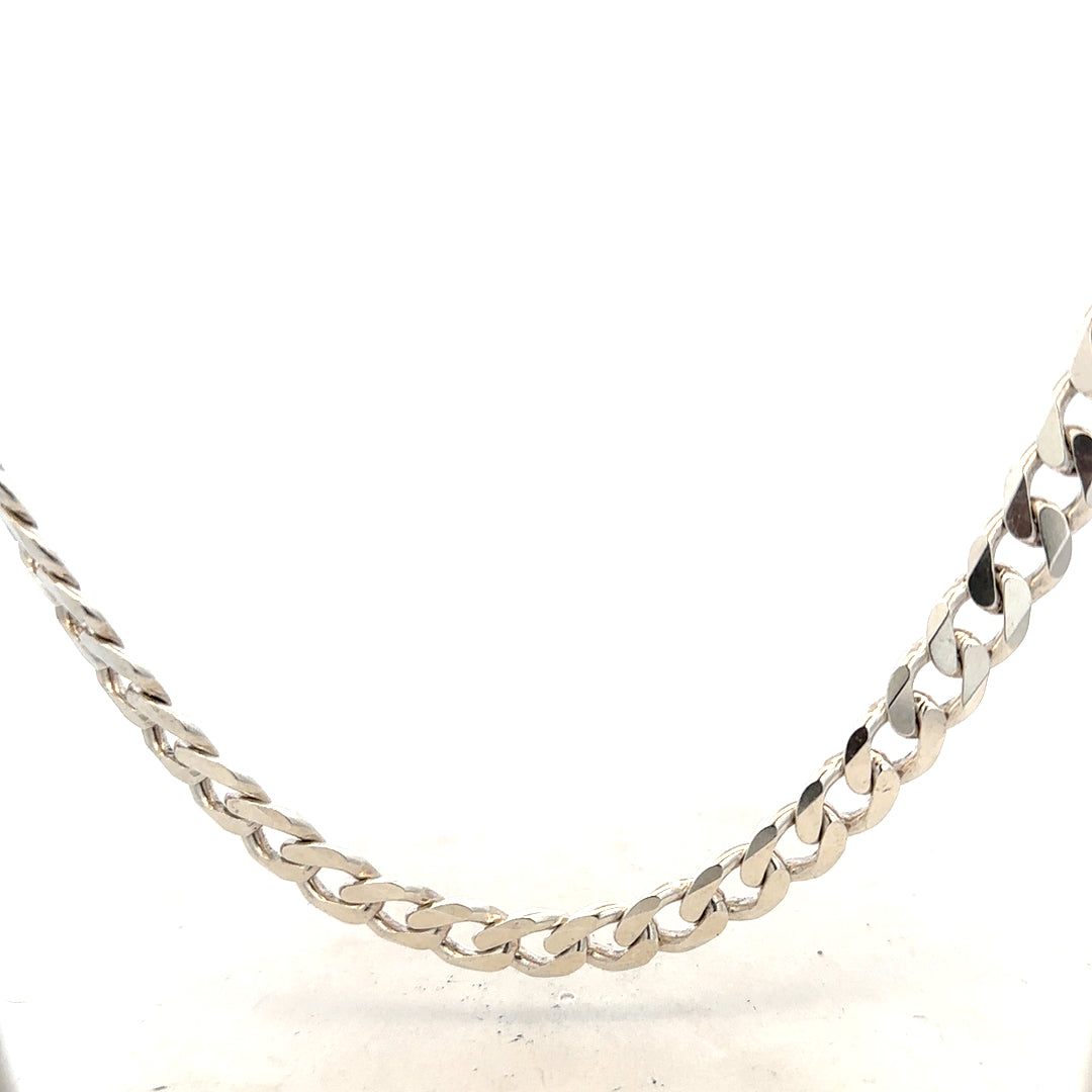 Silver curb chain weighing 66.7g, unbranded jewelry chain with a classic link design, shown in a close-up image.