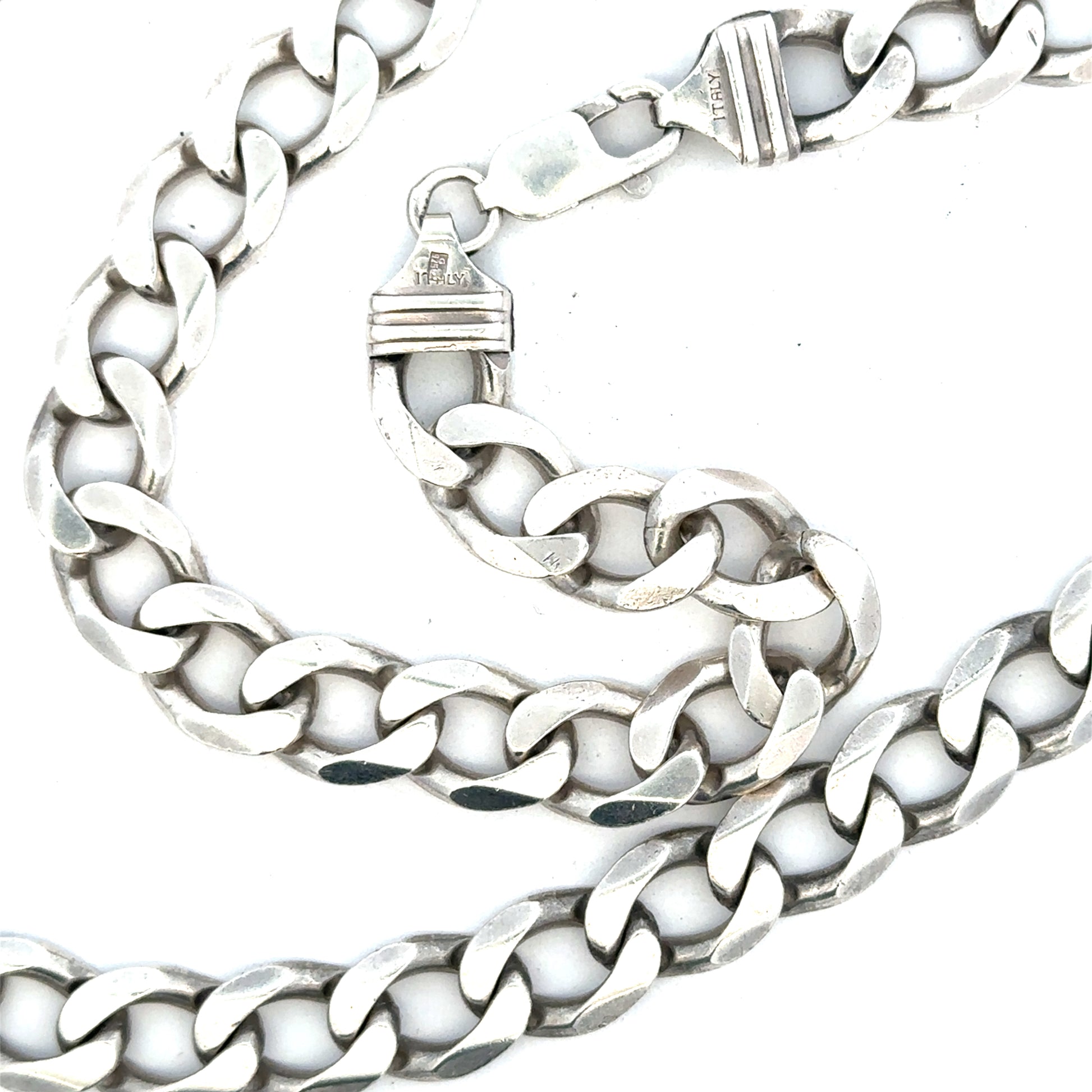 Silver curb chain weighing 80.2g with a sleek, classic design, perfect for jewelry or accessories.