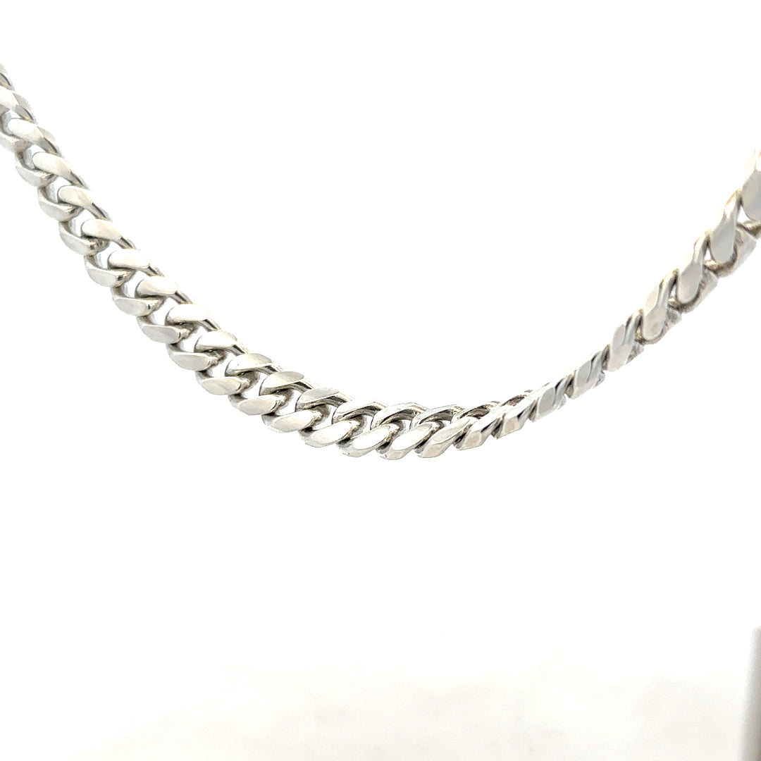 Silver curb chain weighing 81.2g, featuring classic linked design, perfect for jewelry or accessories.