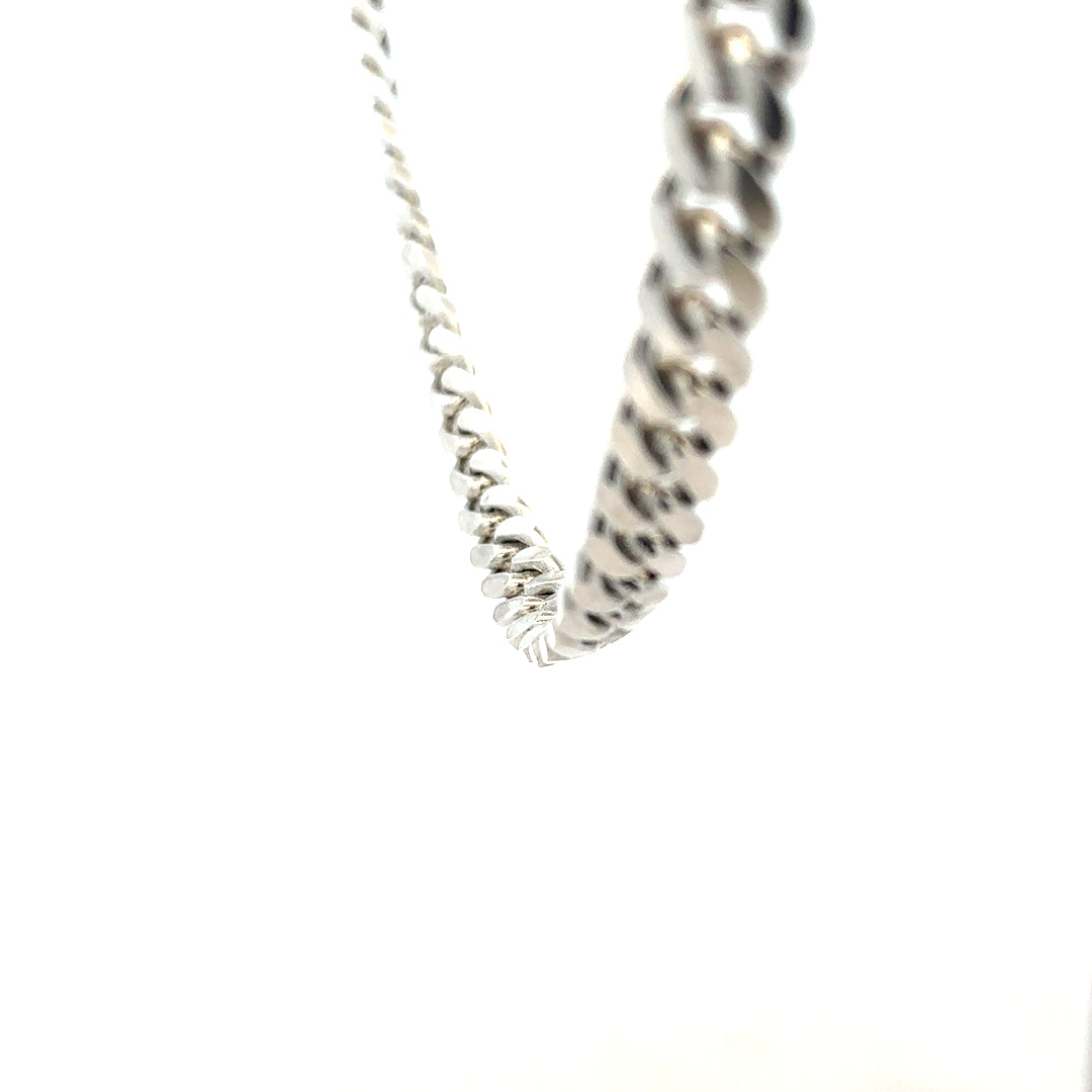 Silver curb chain weighing 81.2g, featuring a classic linked design, shown in the image.