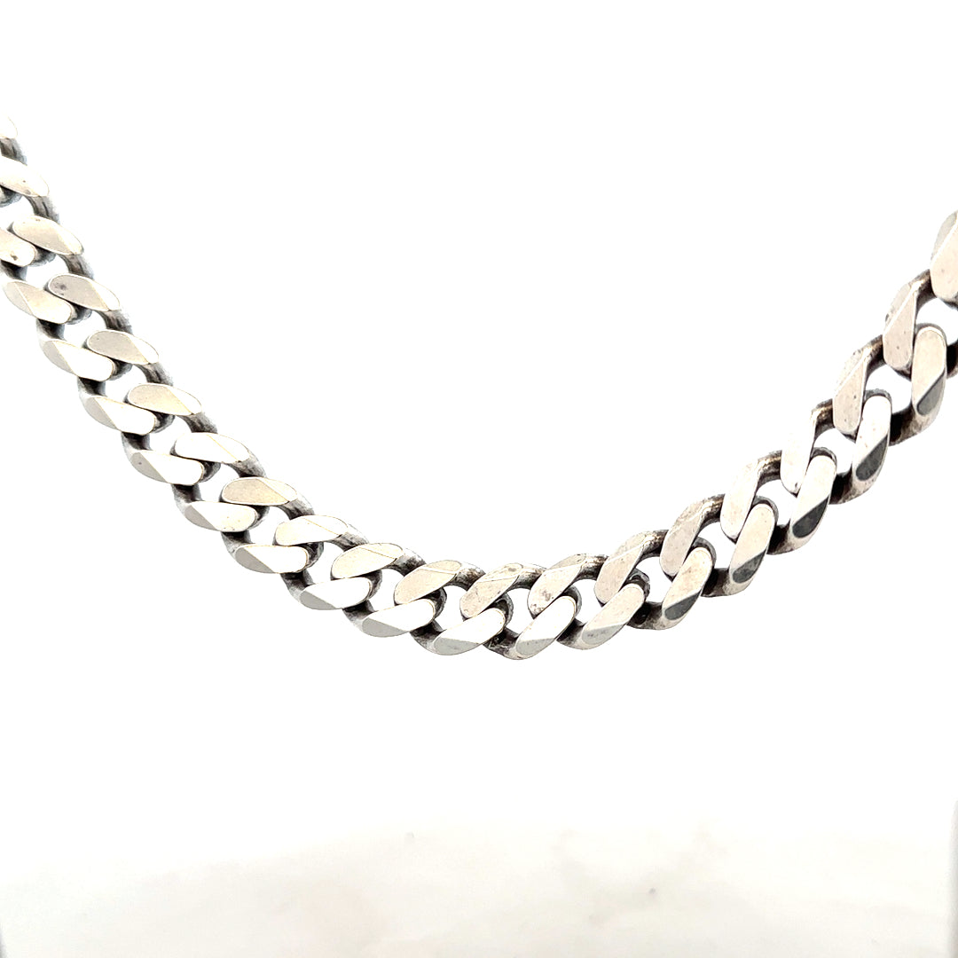 Silver curb chain weighing 91.1g, featuring a classic design, displayed against a neutral background.