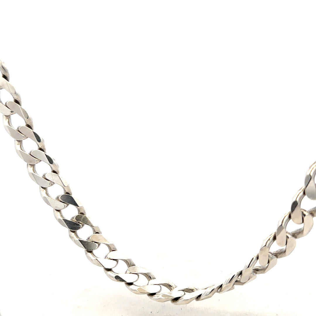 Silver curb chain weighing 91.8g, showcasing its polished links and sturdy design, ideal for jewelry or accessories.