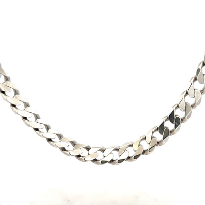 Silver curb chain weighing 94.7g, featuring a classic linked design, perfect for jewelry or accessories.