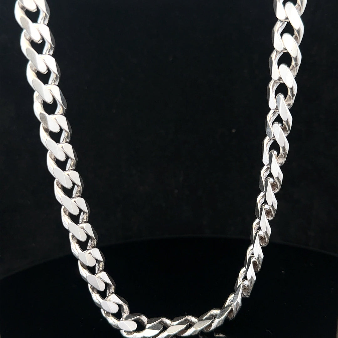 Silver curb chain weighing 95.2g with a sleek, classic design, perfect for jewelry or accessories.