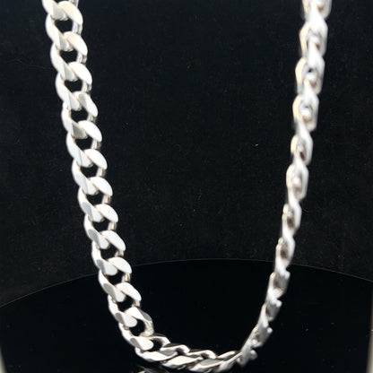Silver curb chain weighing 95.2g, featuring a classic design with interlocking links, displayed on a plain background.