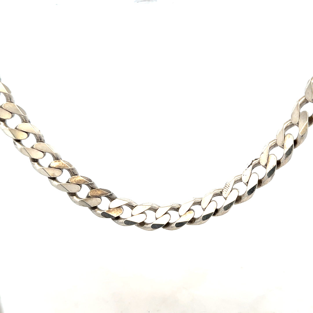 Silver curb chain weighing 96.3g, unbranded jewelry with interlocking oval links, shown in a close-up image.
