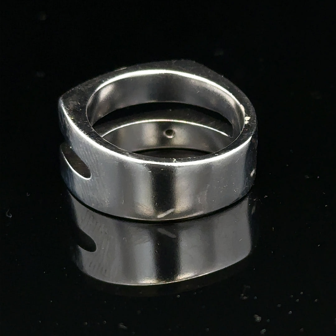 Silver hot diamond ring in size R1/2 featuring a sparkling diamond, designed for elegant jewelry collection.