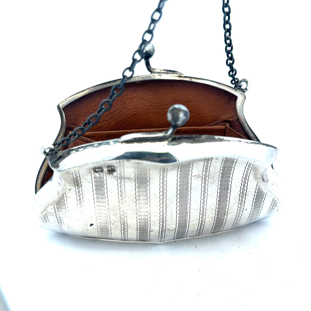 Silver purse weighing 66.2g with a sleek design, featuring a compact and stylish accessory for everyday use.