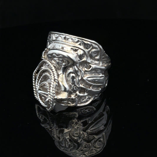 Silver saddle ring in size V with a smooth, polished design, crafted from unbranded silver metal.