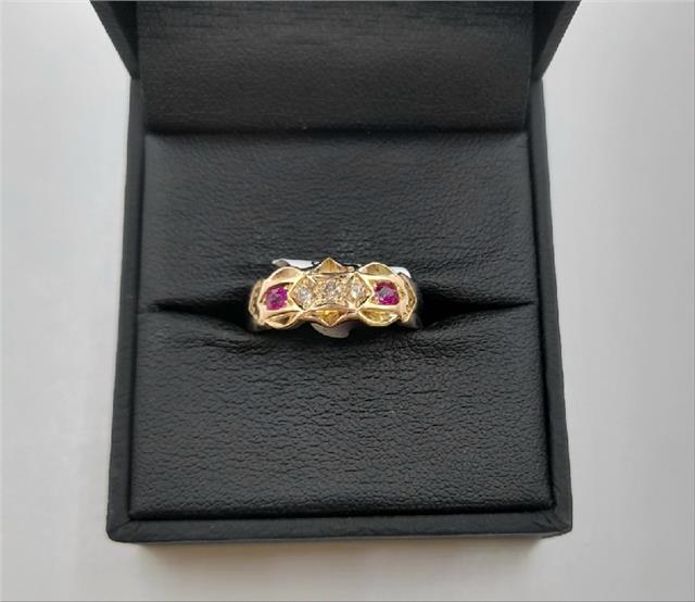 Vintage 15ct gold diamond ring in size M, featuring a classic design and sparkling diamonds, unbranded jewelry piece.
